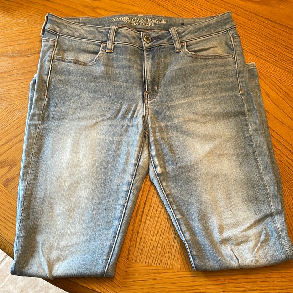 Women’s American Eagle jeans